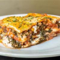 Spinach & Tomato Lasagna (ST) · Sun dried tomatoes, premium baby spinach leaves, Italian style marinara sauce, fresh cashew ...