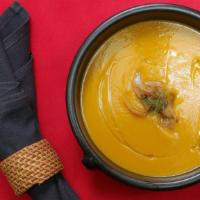 Puréed Pumpkin Soup
(VG)(GF) · Caramelized fennel, drizzle of truffle oil