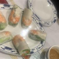 Fresh Spring Rolls (3 Pcs) · Healthy, what's good. Goi cuon. Steamed chicken, shrimp, bean sprout, green leaf, vermicelli...