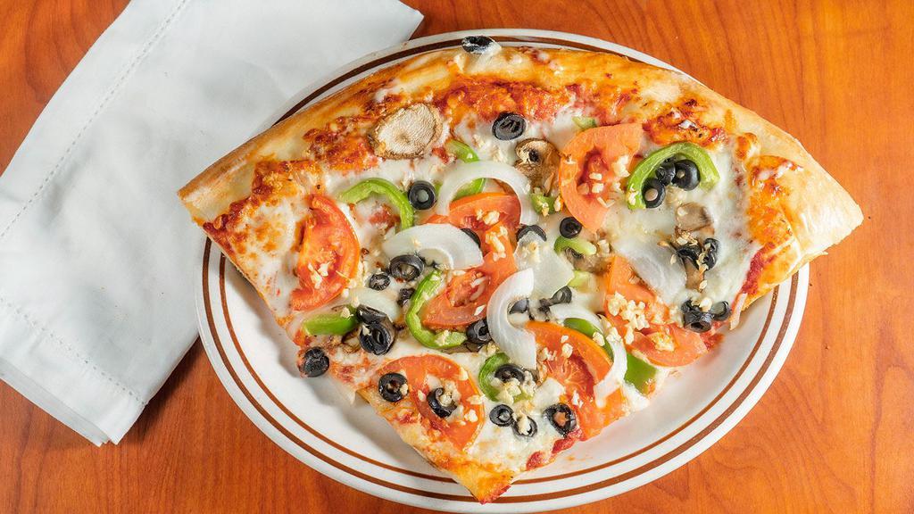 House Combo Pizza · Pepperoni, salami, ground beef, fresh mushrooms, green bell peppers, tomatoes, onions, garlic, and black olives.