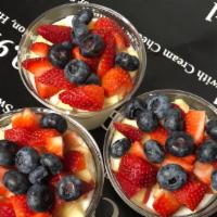 Yogurt Parfait · Yogurt, Strawberry, blueberry, mandarin orange