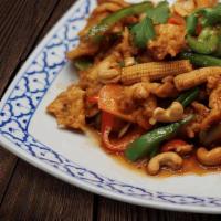 L Cashew Nut Chicken · Sauteed cashew nut with chicken, onion, dried sweet chili and. homemade sauce.
