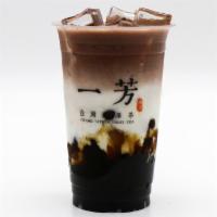 Brown Sugar Pearl Cocoa Latte 黑糖粉圓可可鮮奶 · FIXED ICE. *Can be made with milk substitutes.