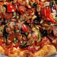 Combo Americano · Tomato sauce, salami, pepperoni, bacon, Italian sausage, linguisa, mushrooms, bell peppers.