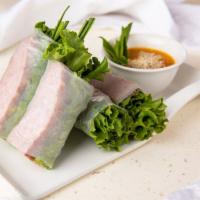 5. Pork Grilled Rolls or Spring Rolls · 越南酥脆烤猪肉卷 或传统越南鲜虾春卷