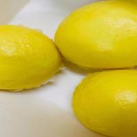 Salted Egg Yolk Lava Bun(3)  甘香流沙包 · Inside Liquid & Sweet
