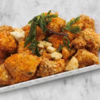 Y1. Popcorn Chicken鹽酥雞 · House Spices Seasoning with Fresh Basil and Garlic.