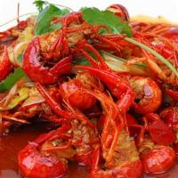 B06. Must-Taste Spicy Crayfish (绝味麻辣小龙虾) · Hot & Spicy.