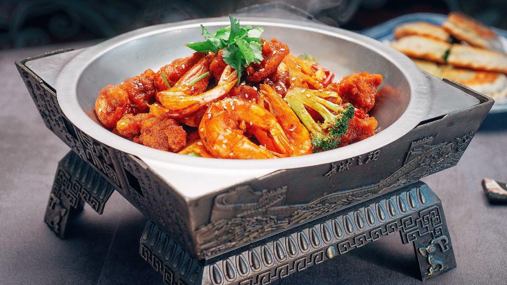C8. Pork Ribs & Shrimp Numbing Spicy Pot (香锅排骨虾) · Hot & Spicy.