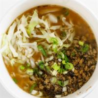 NooBowl Noodle / 招牌小面 · Ground Chicken with Sezchuan Pickle Vegetable, Pork bone Soup, Chili Oil and Cabbage
鸡肉芽菜臊子，...