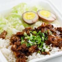 Braised Pork Rice (传统卤肉饭) · Stew Pork Belly with Rice, Egg and Broccoli
慢火古法炖精选五花肉，配卤蛋及西蓝花