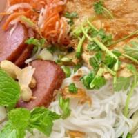 41. Bun Thit Nuong · BBQ pork with vermicelli.