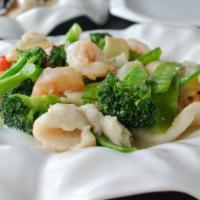 Seafood Combination 什錦海鮮 · [Gluten free] Fish fillet, shrimp, and calamari stir fried with an assortment of fresh veget...