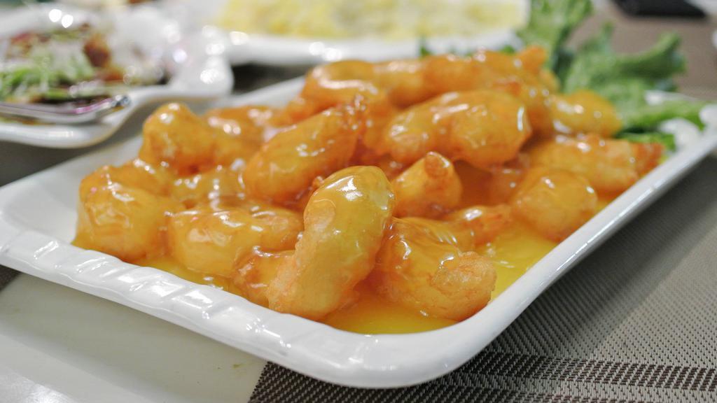 Lemon Shrimp 檸檬蝦 · Fried shrimp with a zesty lemon sauce.