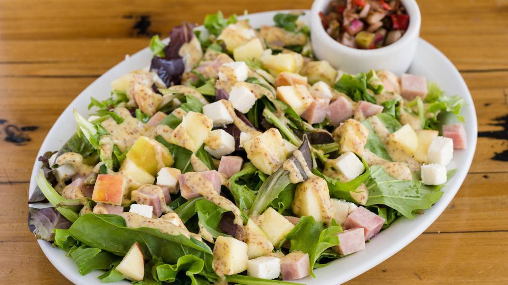 Salada de Morango · Mixed greens, Feta cheese, strawberries, croutons, balsamic vinegar and dijon mustard dressing