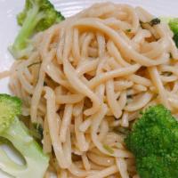 Garlic Noodle （蒜蓉面） · Vegetarian, contains dairy
