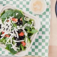 House salad · Romaine lettuce, spinach, tomato, black olive & mozzarella cheese