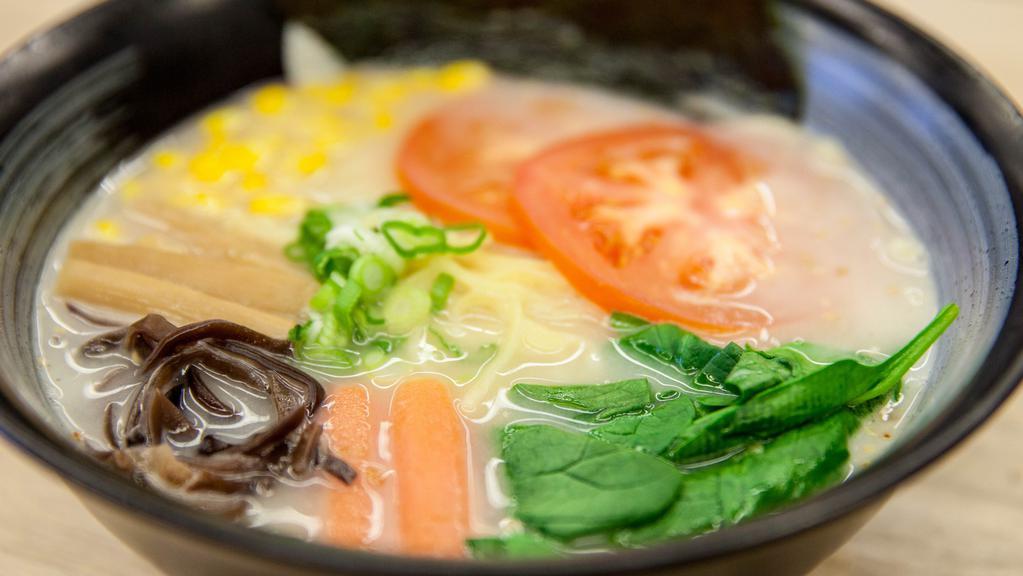 Vegetable Shumi Ramen · Spinach, carrots, corns, tomato, bamboo shoots, wood-ear mushrooms, and green onions in House Special LIGHT broth (ramen noodle)