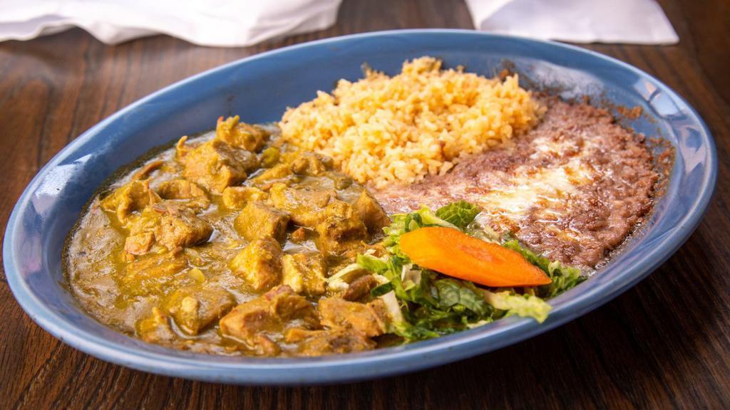 32. Chile Verde · Chunks of Pork in a Green Chile Sauce
