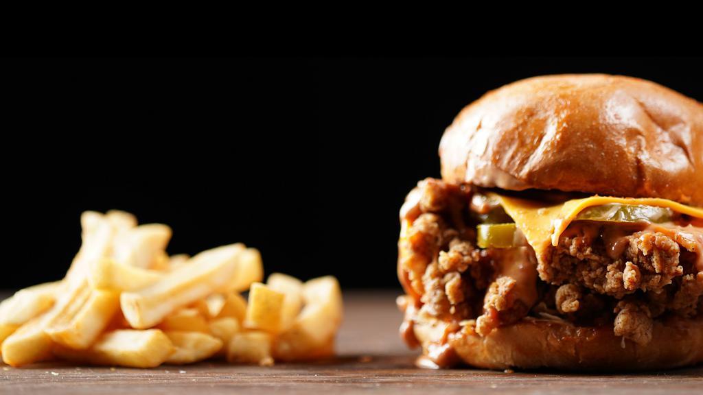 Bouncer  · Thigh Fillet with American Cheese, using HFC Signature Bouncer Sauce and  lettuce.
(Classic Chicken Sandwich)