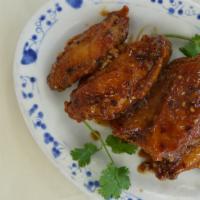 Chicken Wings with Spicy Garlic Sauce (Hot) · 
