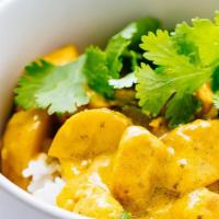 Yellow Curry แกงกะหรี่ · 450 Cal. Dairy-free, gluten-free, nut-free, vegetarian. Thai Yellow Curry is one of three ma...