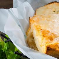 Oven-hot Garlic Bread with Cheese · 