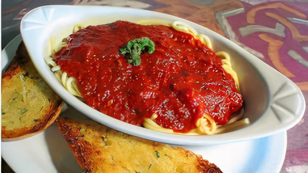Spaghetti · Served with a garlic bread, and your choice of marinara, alfredo or pesto sauce.