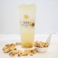 D1. Honey Lemon Chrysanthemum Tea · Refreshing chrysanthemum tea flavor with sweet goji berries and a splash of fresh lemon.