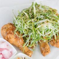 F2. Crispy Padak  Chicken · crispy fried chicken w/ shredded green onions