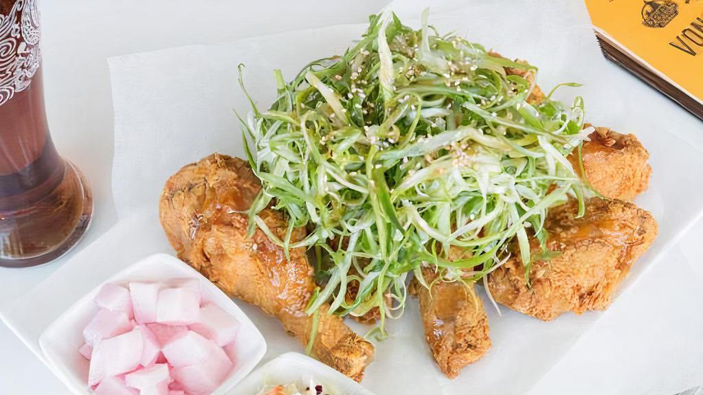 F2. Crispy Padak  Chicken · crispy fried chicken w/ shredded green onions