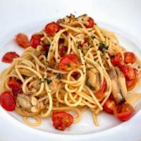 SPAGHETTI DI MARE · Felicetti spaghetti, manila clams, mussels, cherry. tomatoes, garlic, peperoncino, white wine