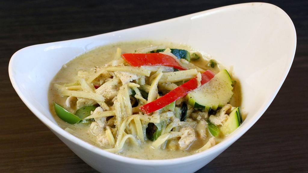 Green Curry Beef & BBQ Chicken · Beef and vegetables in green curry sauce with BBQ chicken.