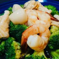 Broccoli Oyster Sauce (A La Carte) · Topped with your choice of protein. Steamed broccoli in a gravy oyster sauce.