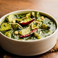 (V) Aloo Saag · Homemade potatoes cooked in spinach sauce with indian spices. Vegan.