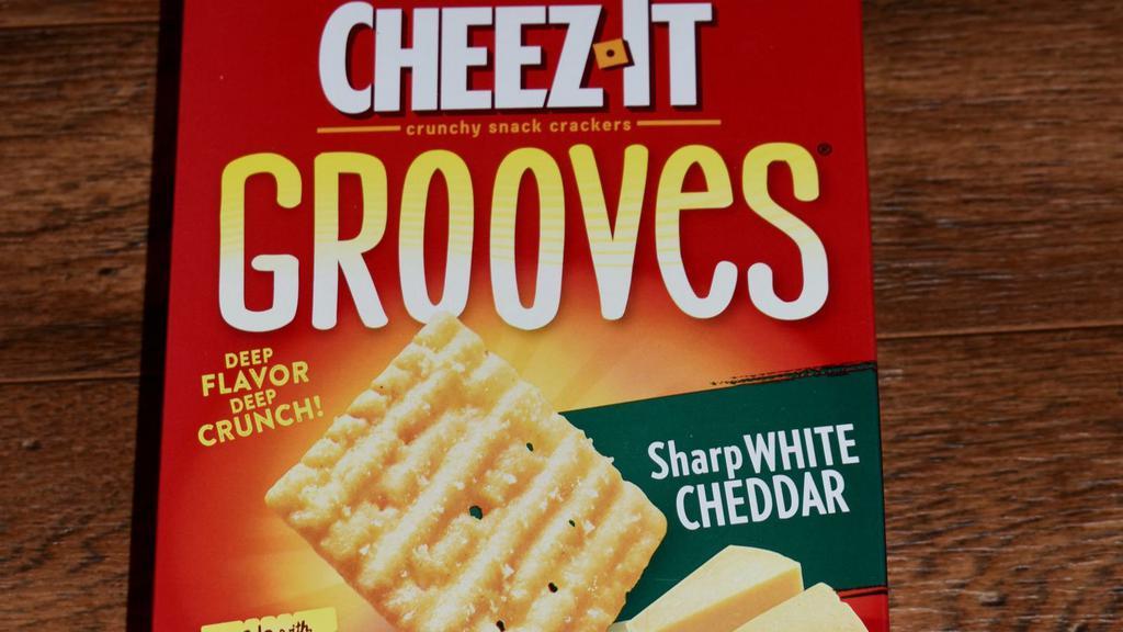 Cheez It White Cheddar Cheese Crackers (2oz) · 