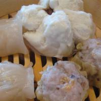 Dim sum Platter  點心拼盤 · (2) Shrimps Dumplings 蝦餃, (2) Siumai 燒賣& (1 ) BBQ Pork Bun 叉燒包