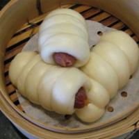Chinese Sausage Buns 家鄕臘腸卷 · 