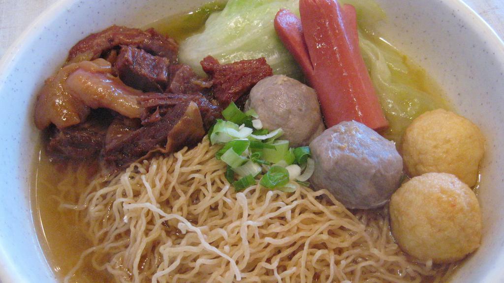 House Special Noodle Soup 車仔麵 · (Sausage/Fish Balls/Beef Balls/ Beef Brisket & Lettuce) (腸仔/魚蛋/牛丸/牛腩和生菜).