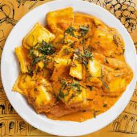 I Ravi-Only Have Eyes For You · Our amazing cheese ravioli in a tomato and cream sauce blend with fresh spinach and herbs.