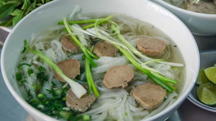 42. Beef Meatball Noodle Soup - Pho bo vien · 