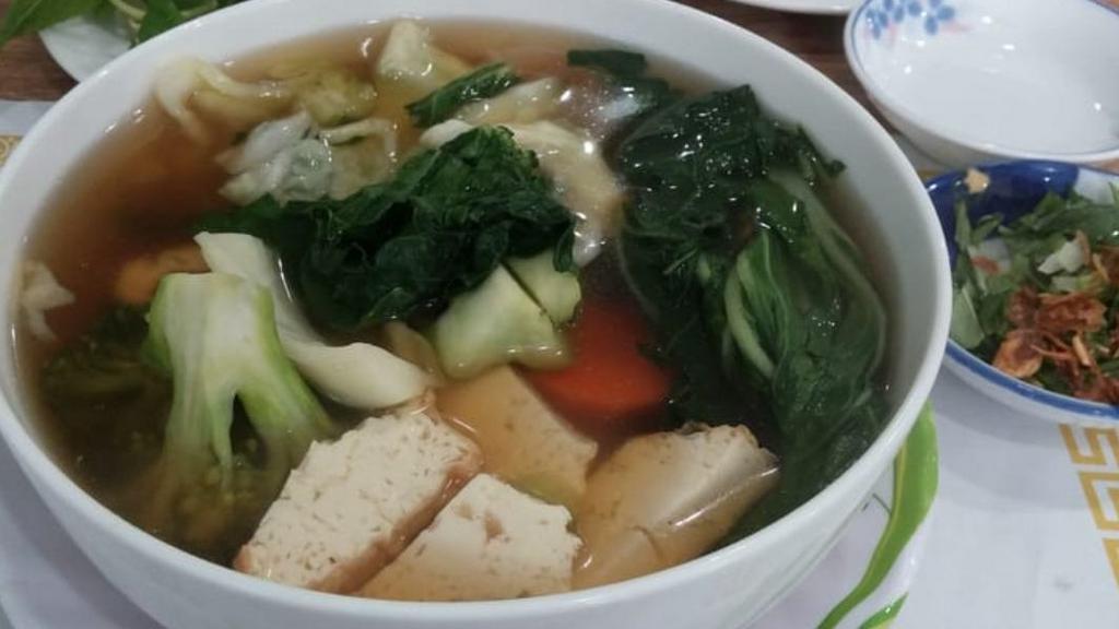 115. Vegi noodle soup- Pho chay · Vegitarian noodle soup with assorted Vegetables & tofu.  If you would like vegitarian broth.. please let's us know. Thank you.