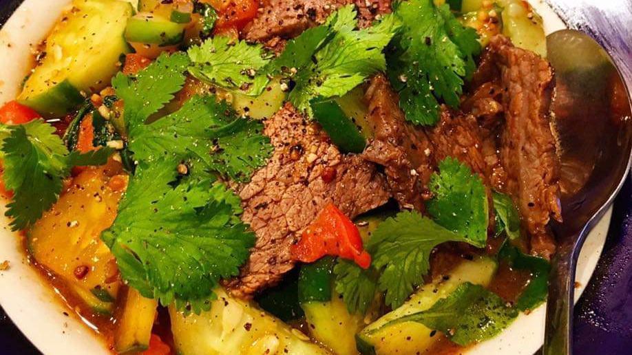 85. Beef with Vegetable-Com bo xao rau cai · Served over rice.