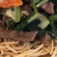 Crispy noodle with beef & vegetables- Mi xao don bo · 