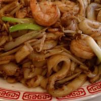 60. Seafood Chowfun - Hu tieu xao hai san · With shrimp, squid, and fishball.