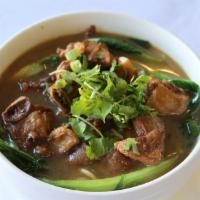 Beef Vegetable Soup with Noodles · 牛腩面