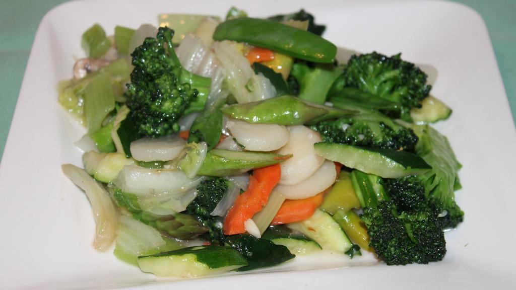 Mixed Vegetables with White Garlic Sauce · 