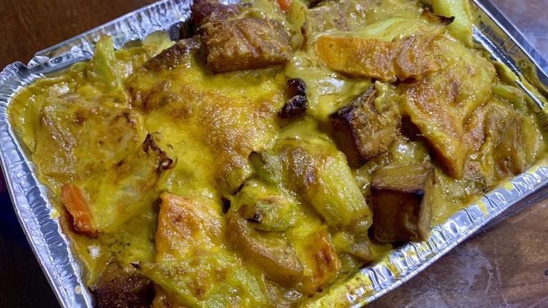 Pork Chop with Curry Sauce · 焗咖哩豬扒