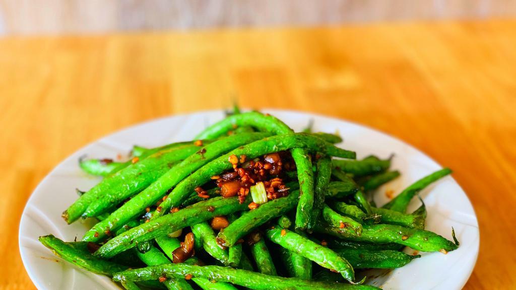 Dry Sauteed String Bean 幹煸四季豆 · String beans stir-fried with preserved vegetables, minced garlic and green onions. Vegan and non-spicy.