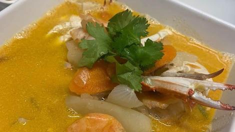 Sopa de Mariscos · Sea food soup.
